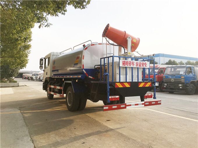 东风D9新款多功能抑尘车实拍图片