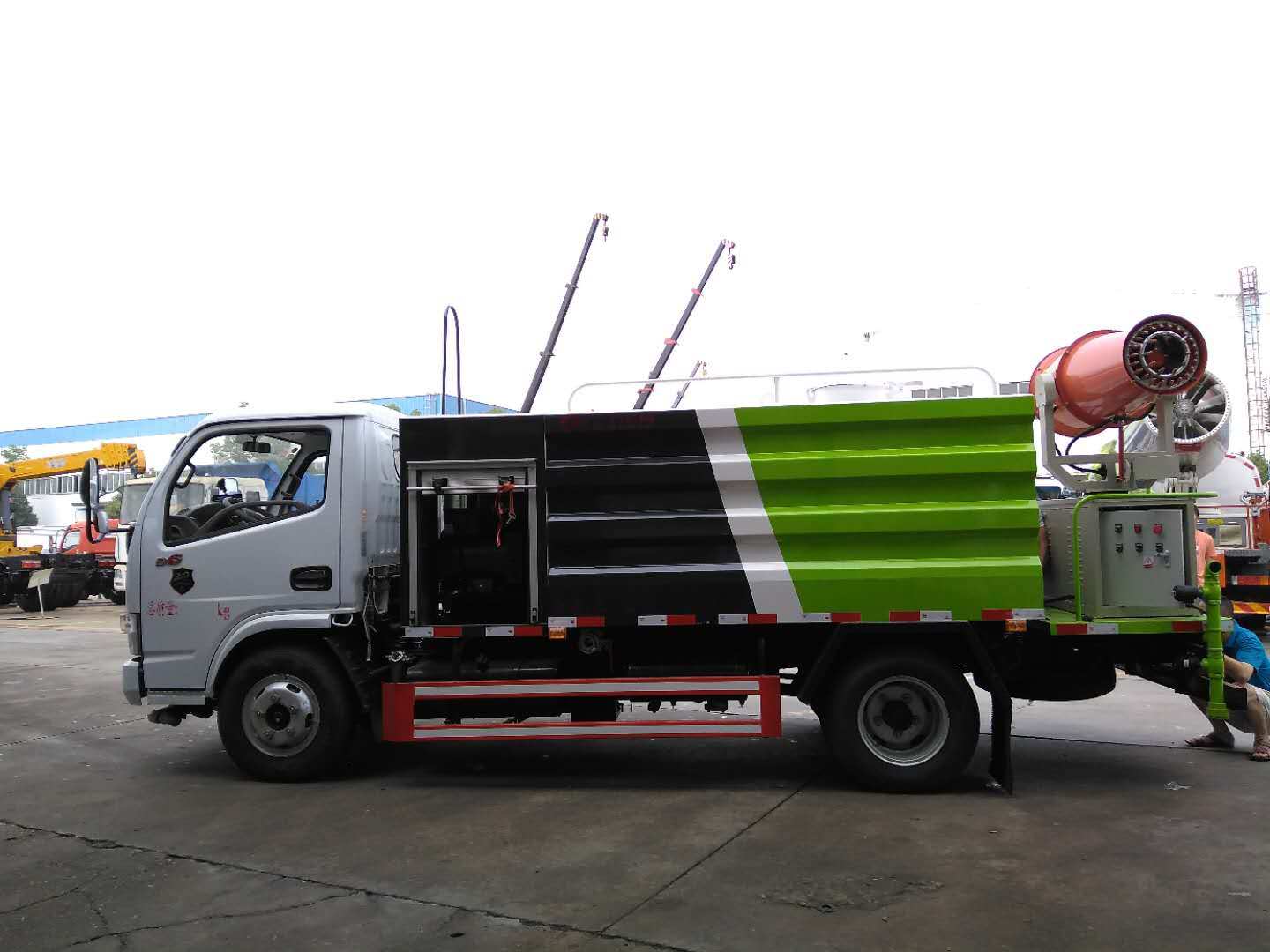 雾炮洒水车(顾客的高评价)
