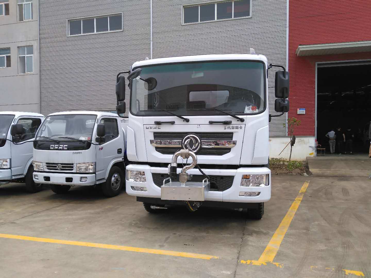 多功能喷雾洒水车的车型简介