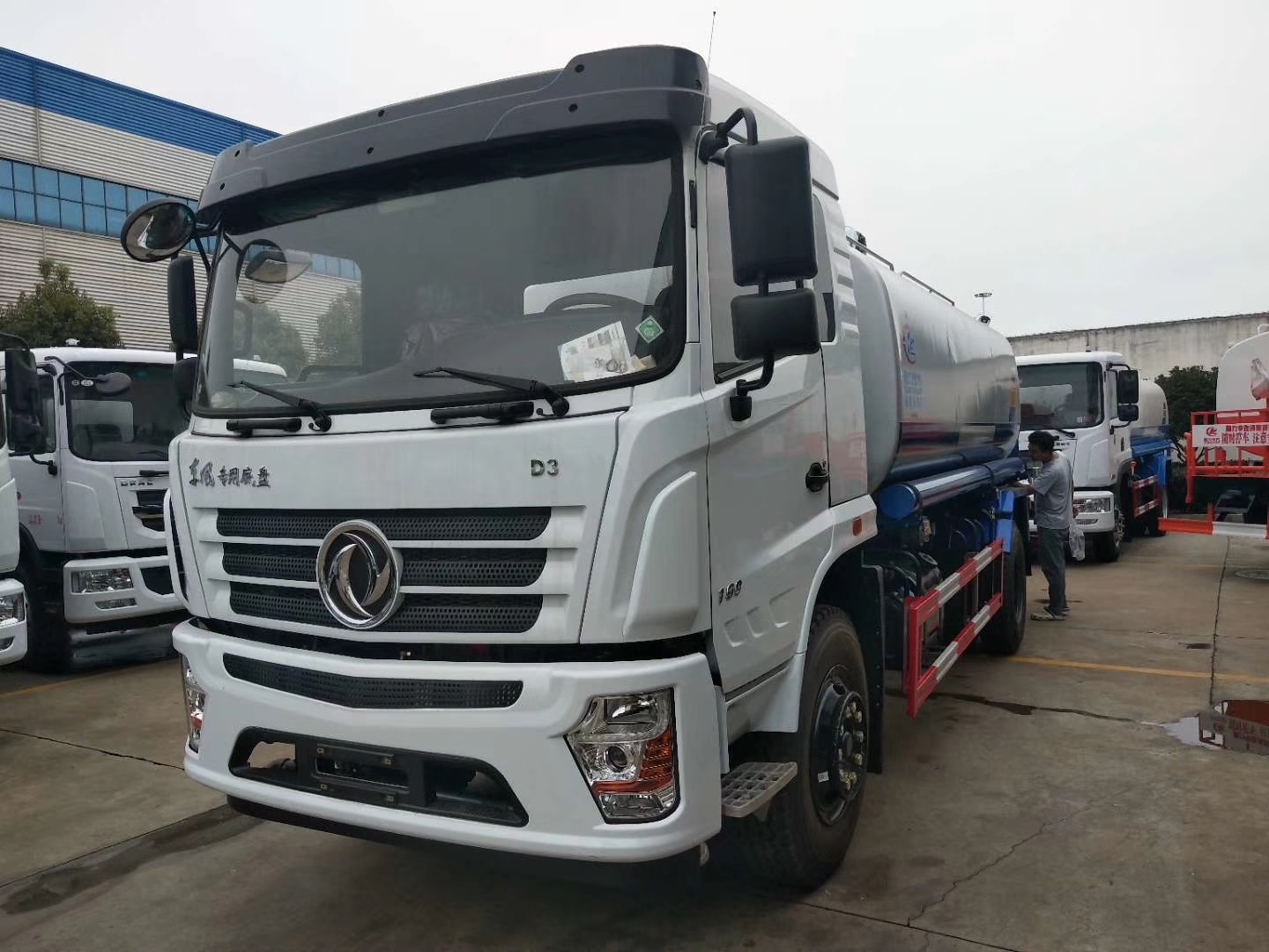 东风12吨多功能抑尘车，30-40米雾炮车，厂家直销