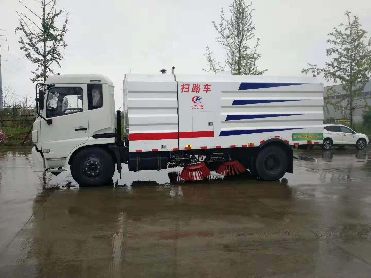 东风天锦洗扫车，功能强大，前景大好！