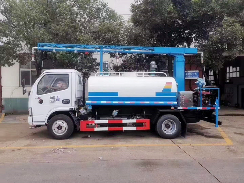 东风小多利卡D6火车抑尘车