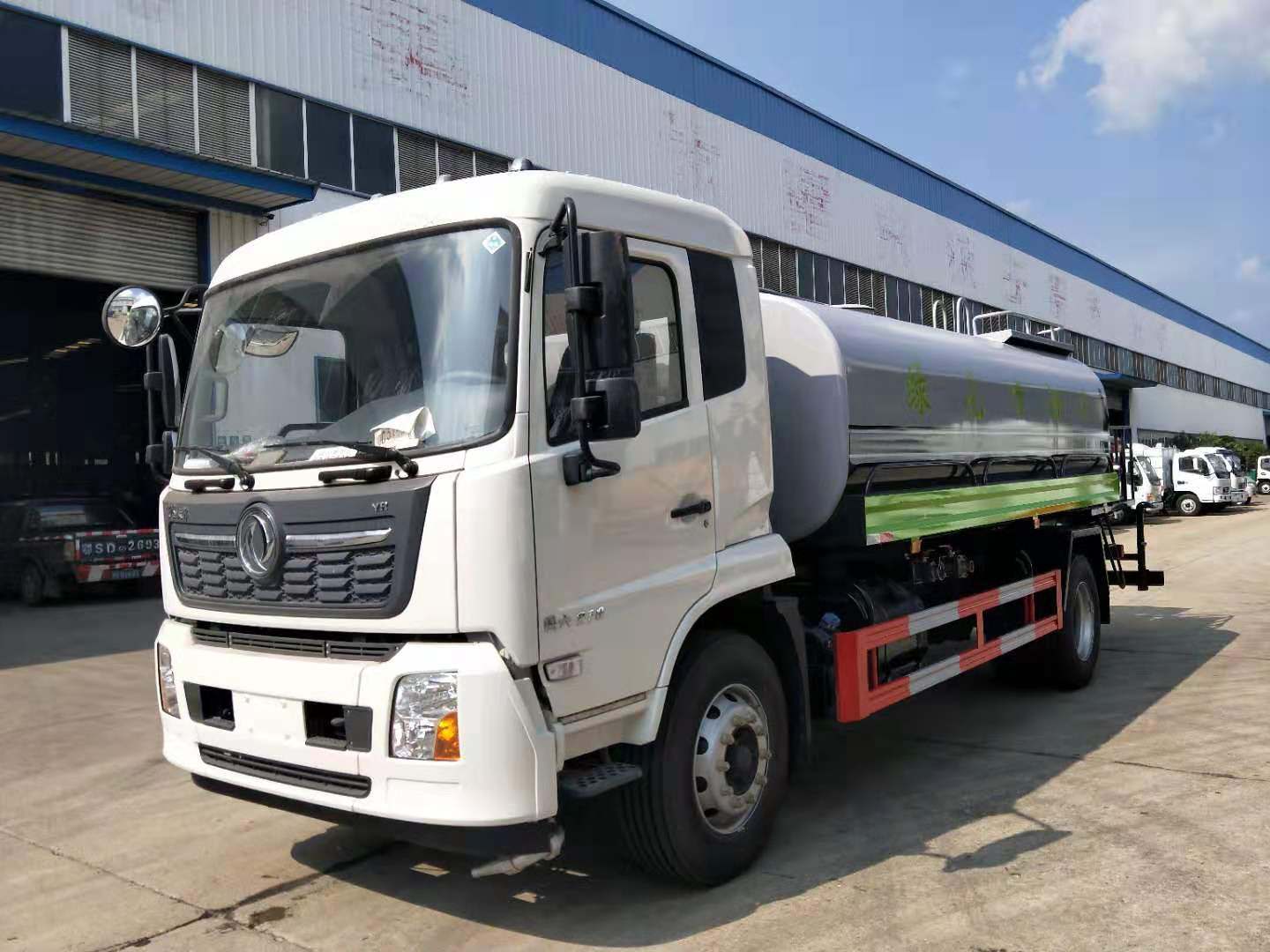 精品推荐国六东风天锦15方绿化喷洒车