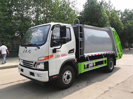 国六江淮骏铃6方压缩式垃圾车