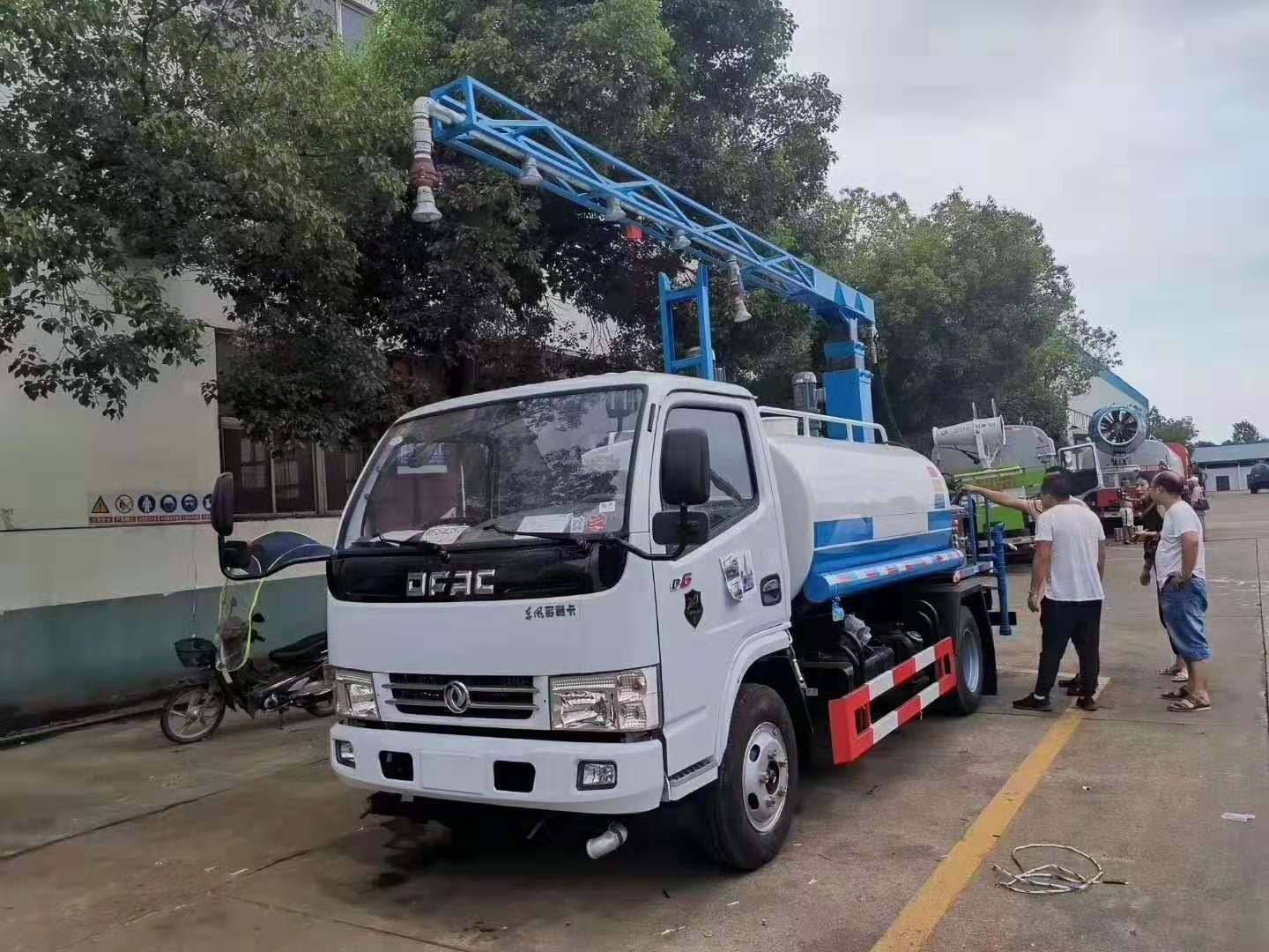 东风蓝牌铁路抑尘车如何工作