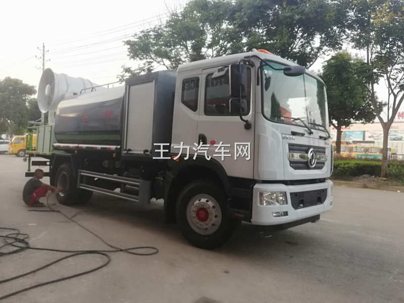 东风D9～8吨功能抑尘车图片