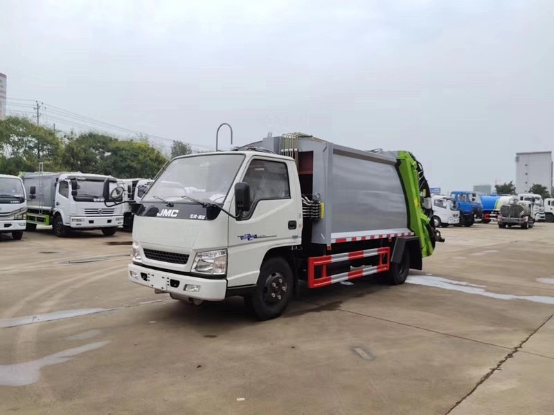 江铃6立方后装压缩式垃圾车