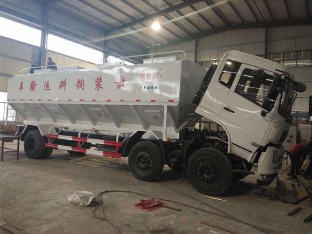 东风天锦小三轴30方散装饲料运输车全网报价