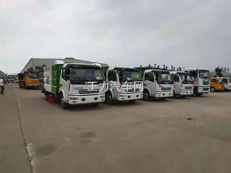 批量招标多功能抑尘车，顺利发车图片