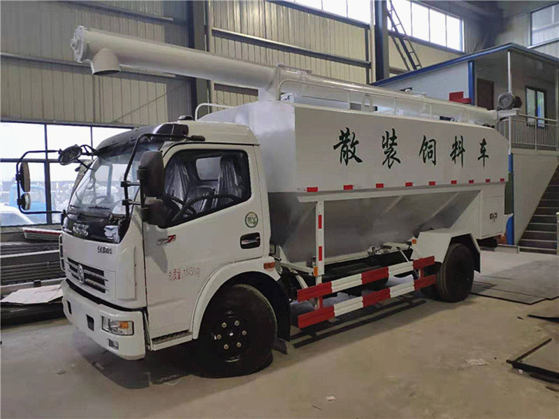 12方（6吨）散装饲料运输车  配置图片