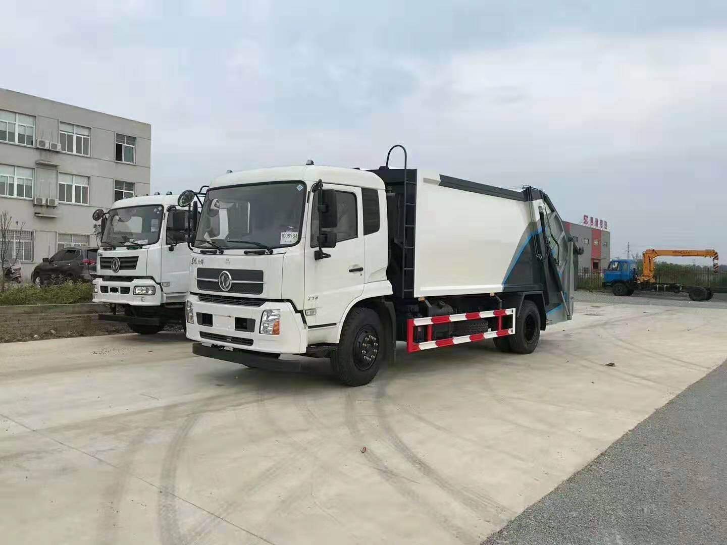 爆款压缩垃圾车--城市垃圾转运必备