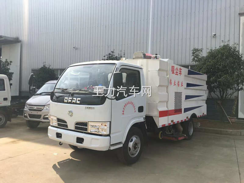 东风小多利卡吸尘车图片