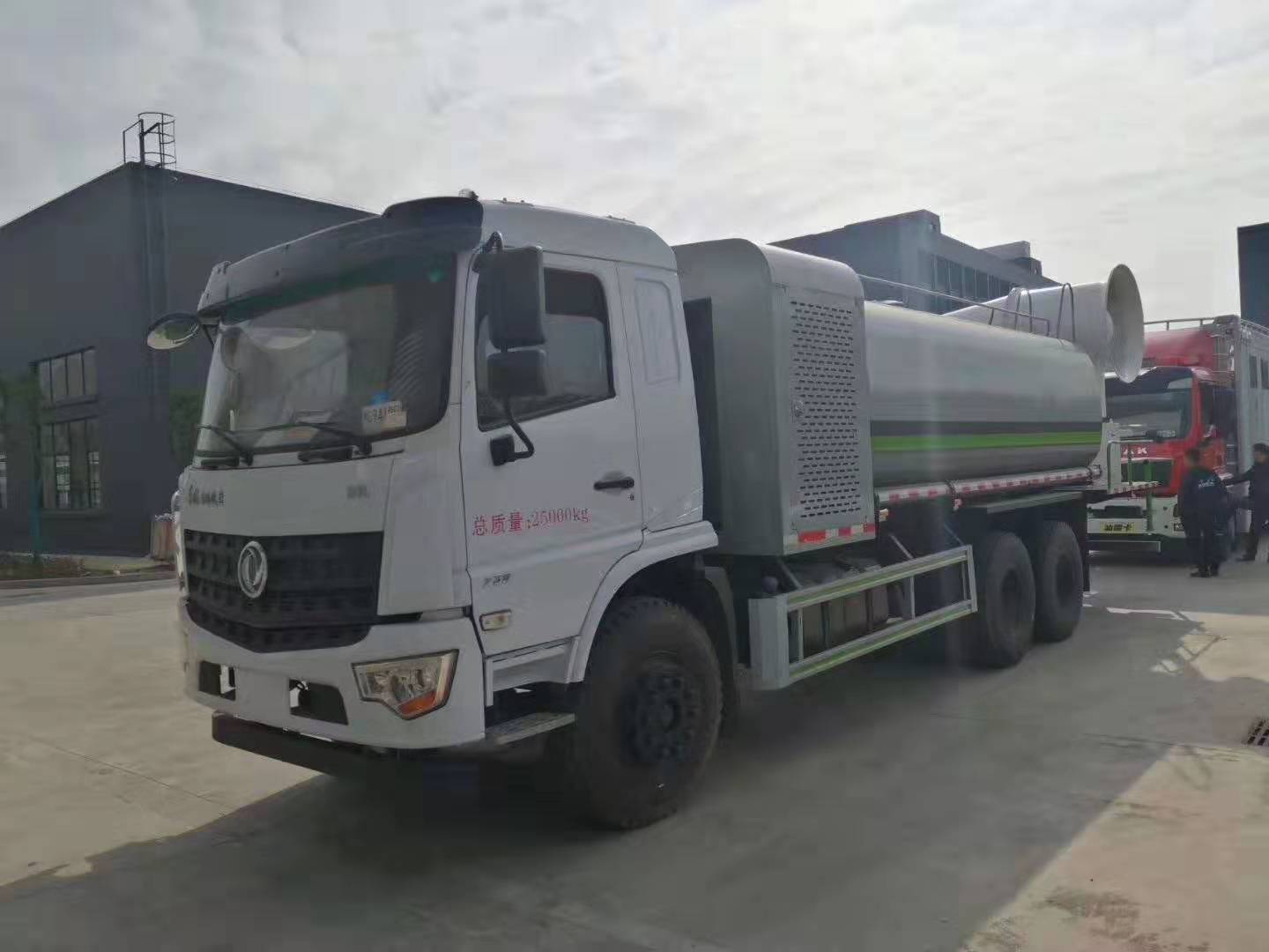 东风国六16吨60米多功能抑尘车实拍图片
