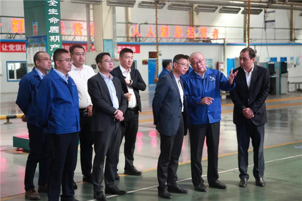 华为公司监事会主席李杰一行来北奔重汽调研