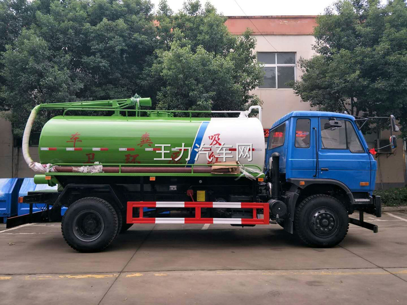 东风145 10方吸粪车