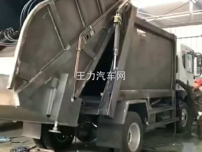 东风多利卡压缩垃圾车生产厂家视频