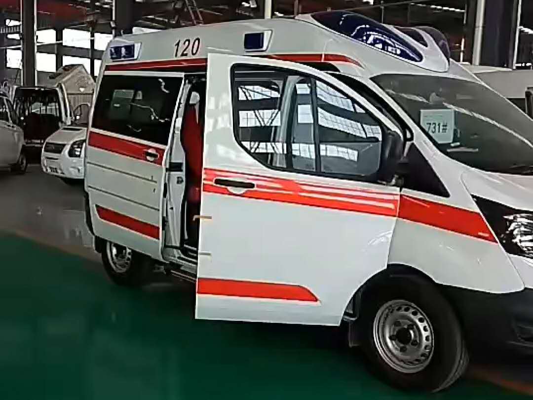 国六福特新全顺V362中轴救护车视频