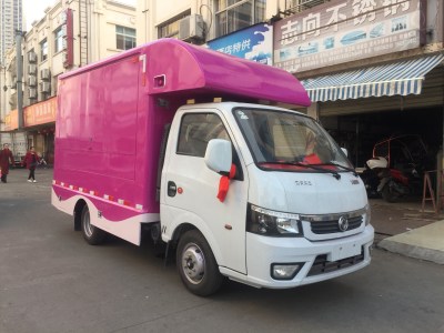 国六东风途逸小型售货车发往陕西图片