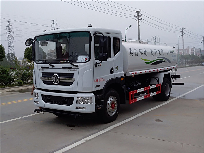 东风D9洒水车，12方洒水车多少钱