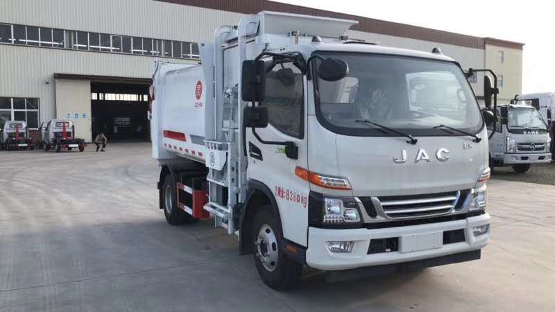 餐厨垃圾车，泔水车，厨余垃圾车，湖北程力专业大厂教您怎样鉴别底盘防护的优劣