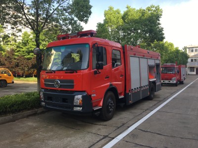东风天锦6吨水罐消防车图片