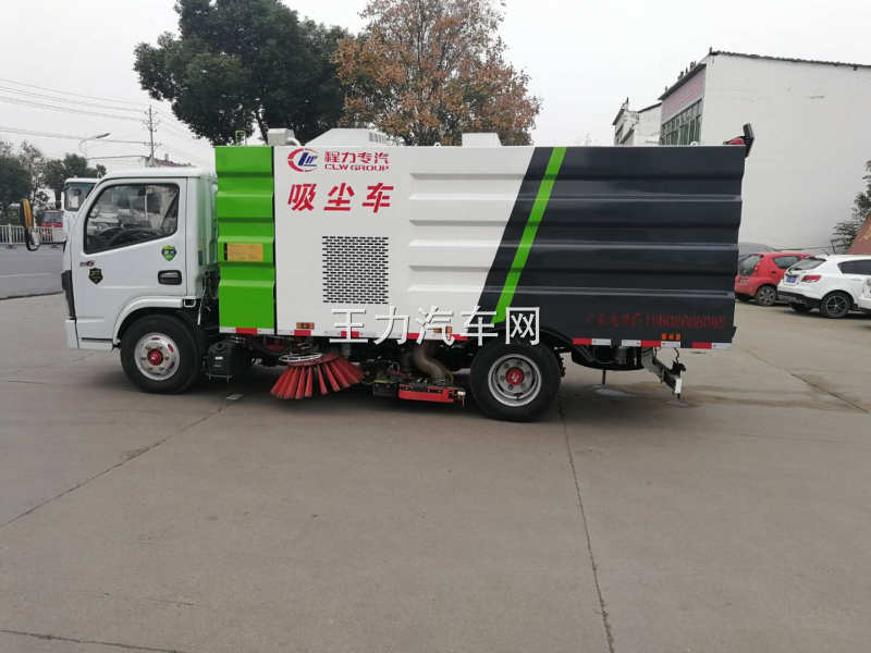 国六多利卡吸尘车图片