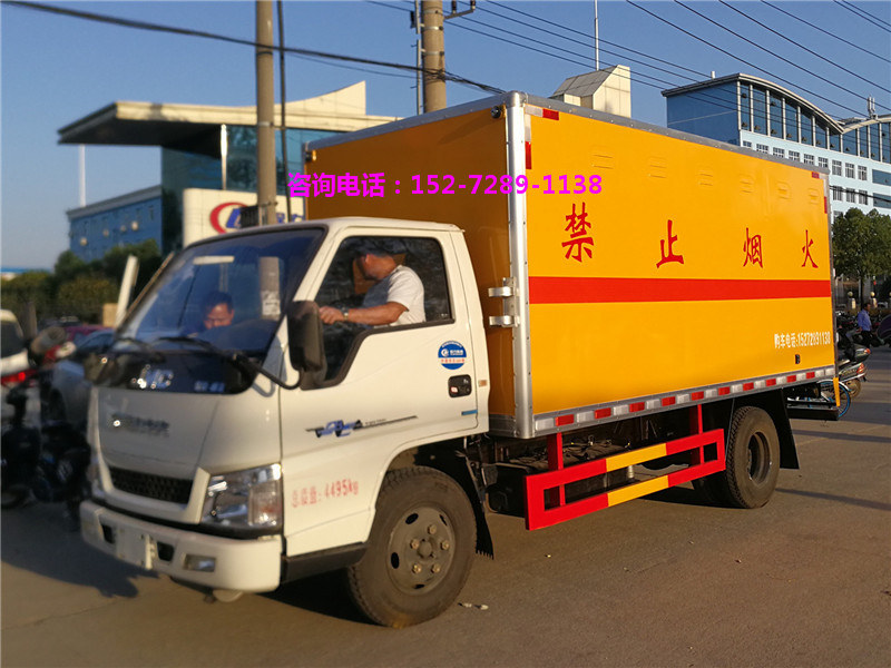 江铃4米厢长爆破器材运输车，厂家报价，多少钱