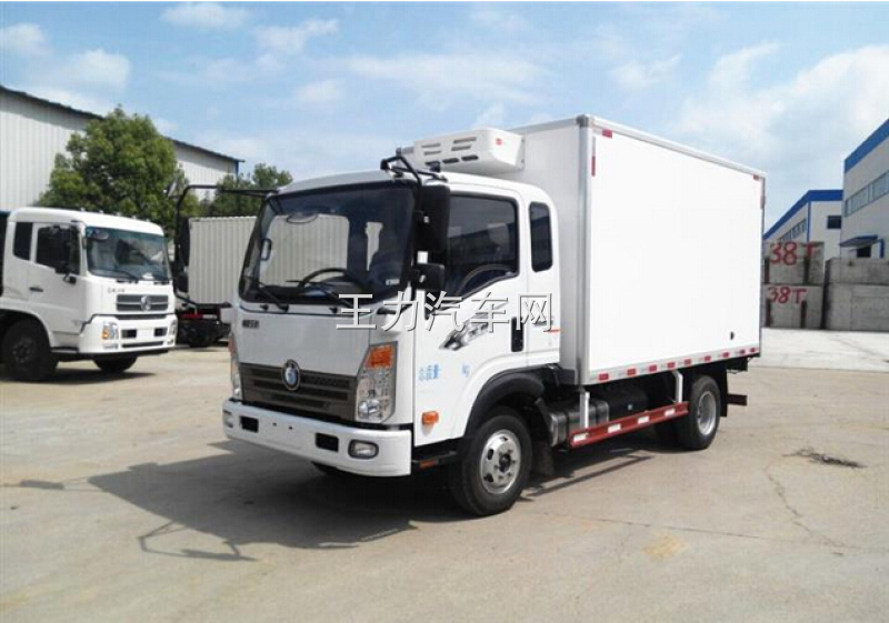 重汽**冷藏车，厢长4米2，可安装导轨，通风槽图片