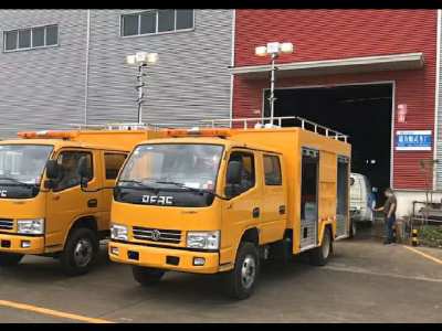 东风多利卡双排应急救险车两台齐发视频