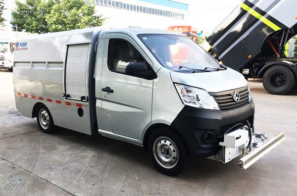 长安人行道路面清洗车