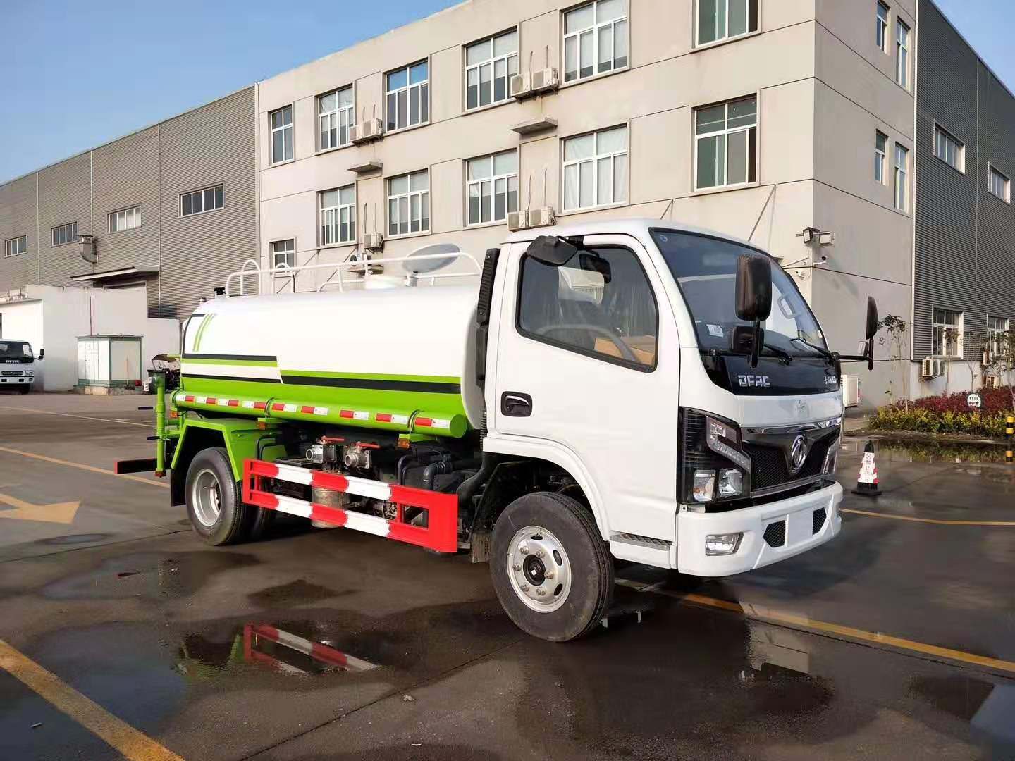 东风Ｄ6国六小多利卡５方洒水车！