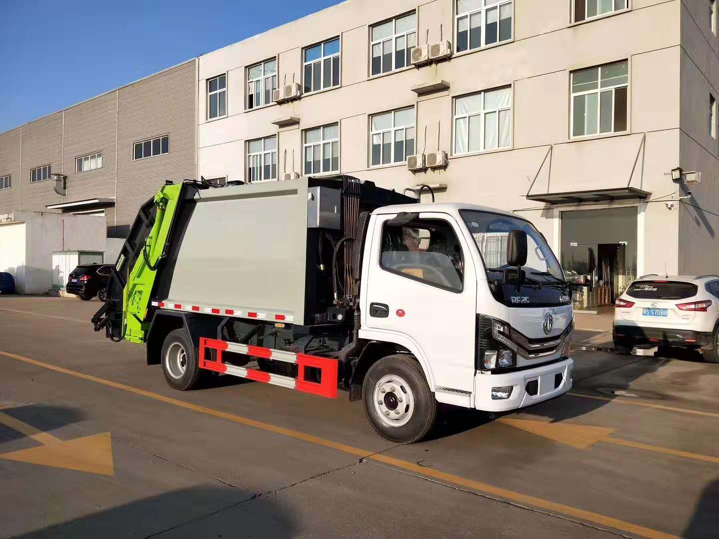 东风D6多利卡6方国六压缩式垃圾车！