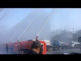 二十多臺水罐消防車同時試車震撼現場視頻