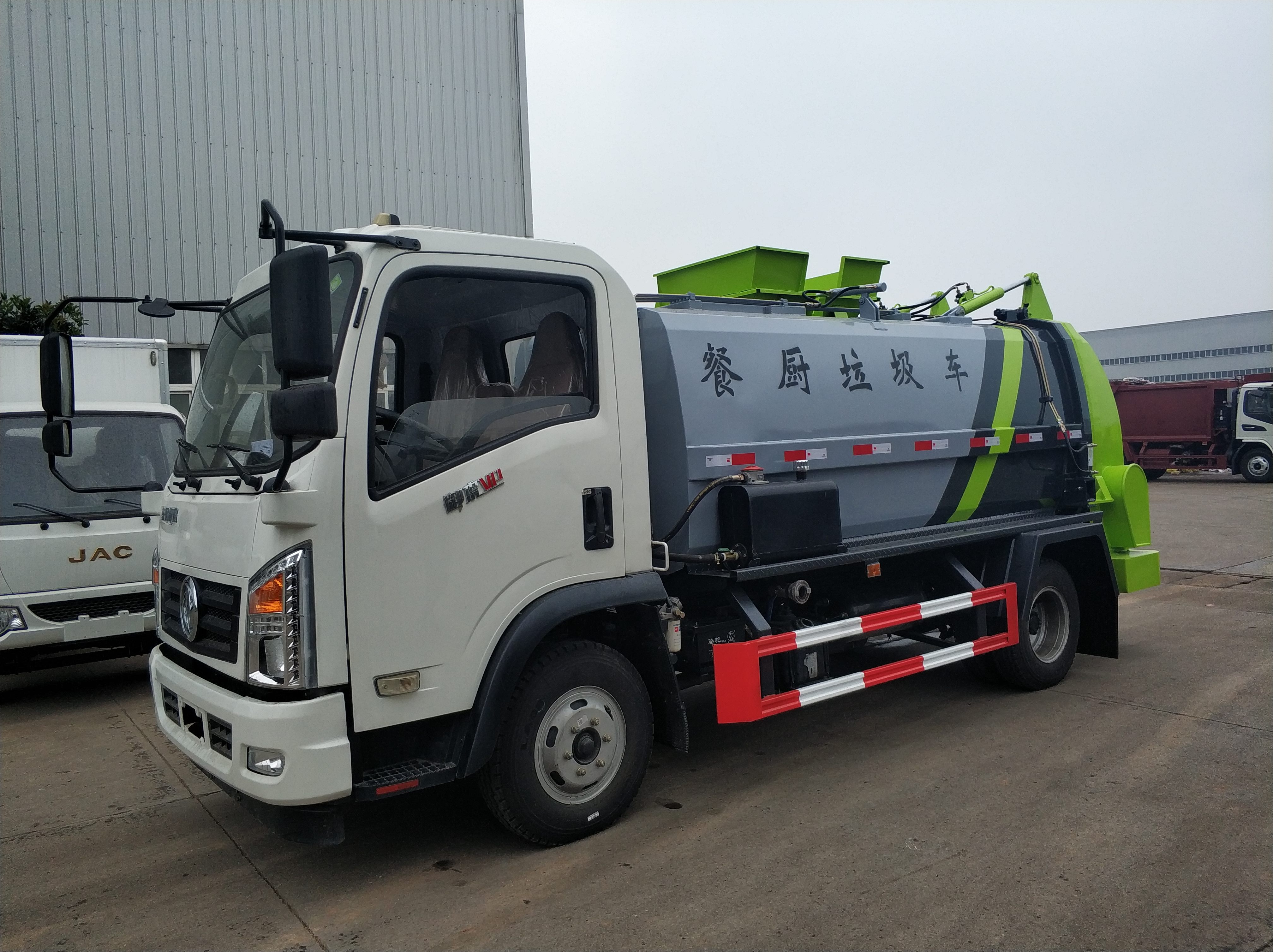 東風御虎餐廚垃圾車,新款車型,年底大優惠圖片