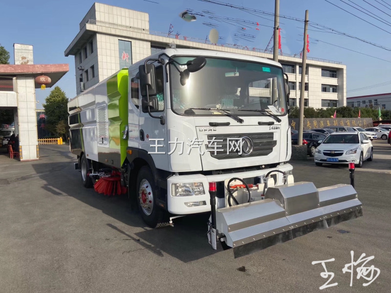 国六D9   4500轴距洗扫车，按客户要求加装前高压冲洗实车。图片