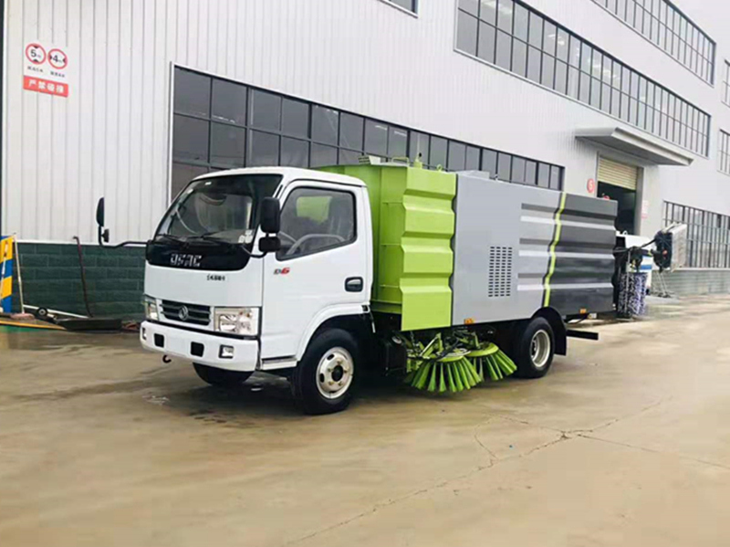 国五东风小多利卡扫路车它来了