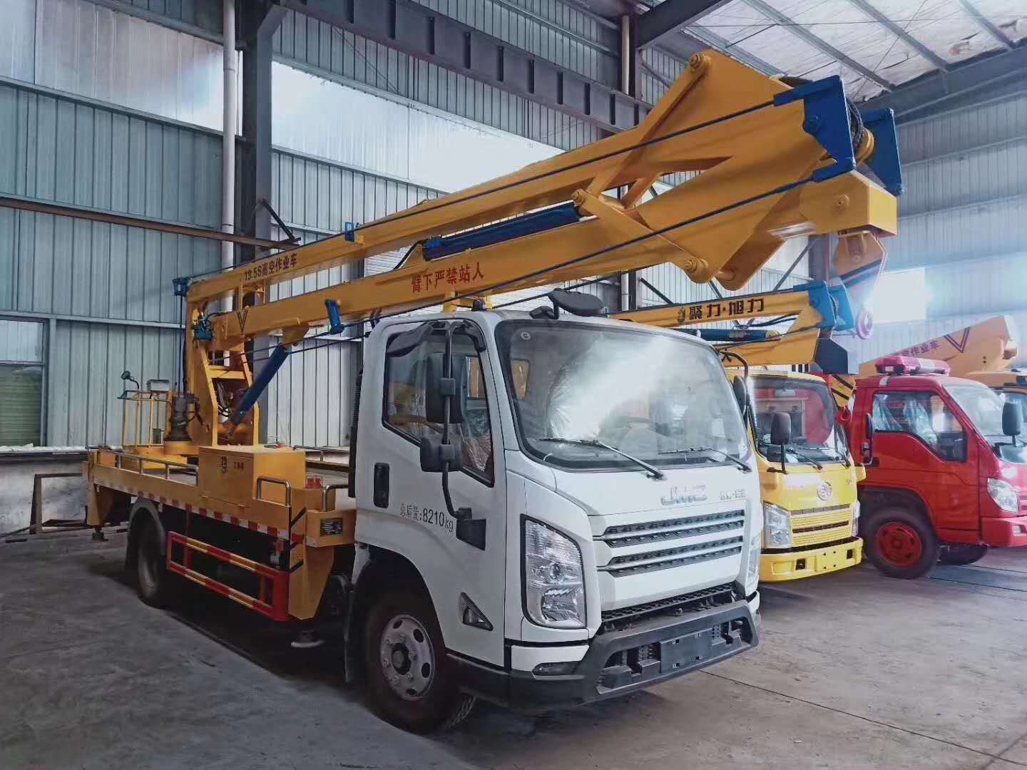 国六黄牌江铃19.5米折臂式高空作业车图片
