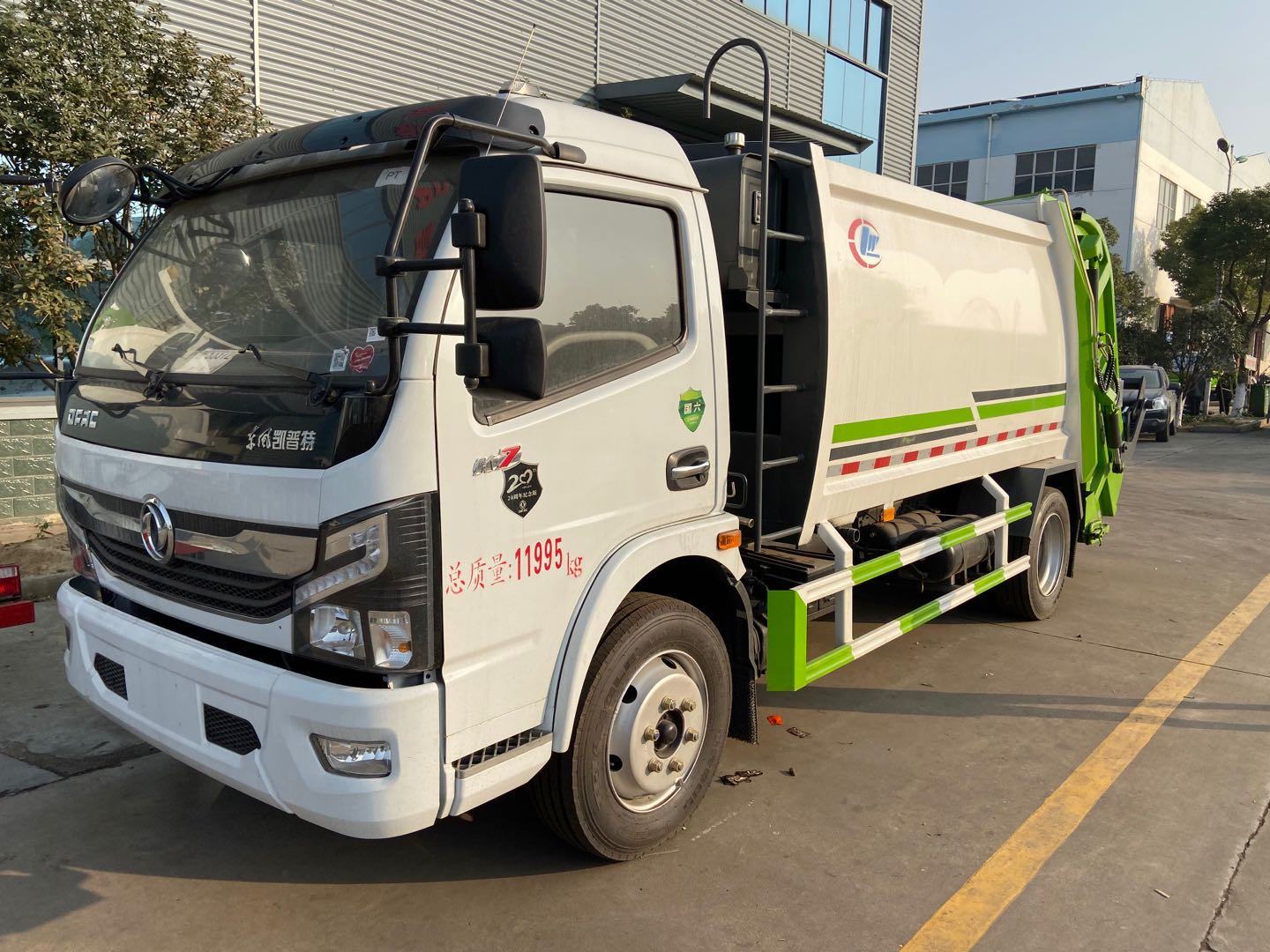 东风国六8方压缩垃圾车