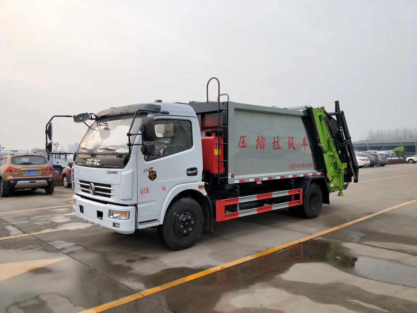 8方压缩式垃圾车 配置及价格
