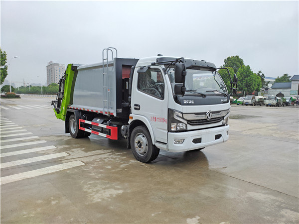 8方压缩式垃圾车