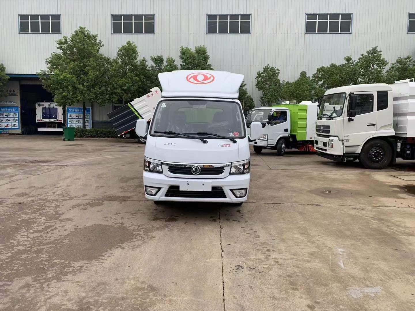 东风途逸国六扫路车水箱0.5方，垃圾箱1.7方配置说明