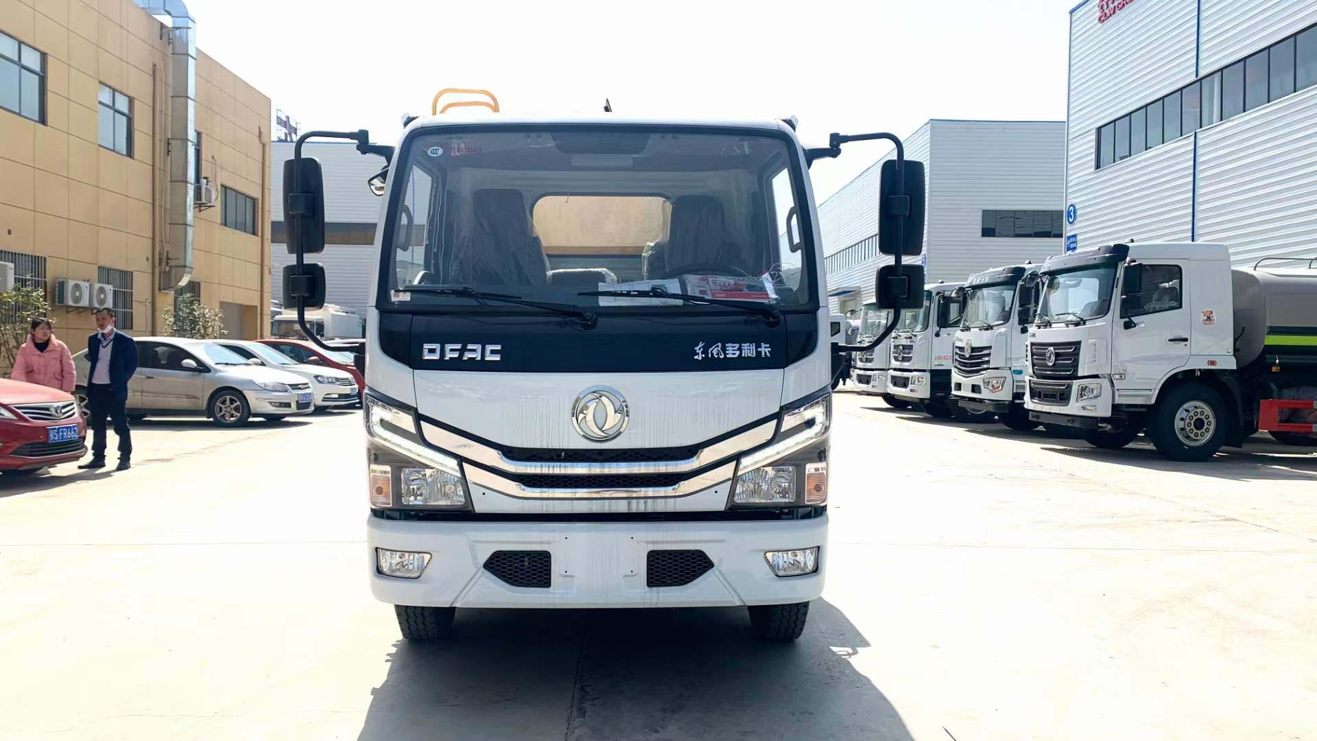 东风多利卡国六5方餐厨垃圾车