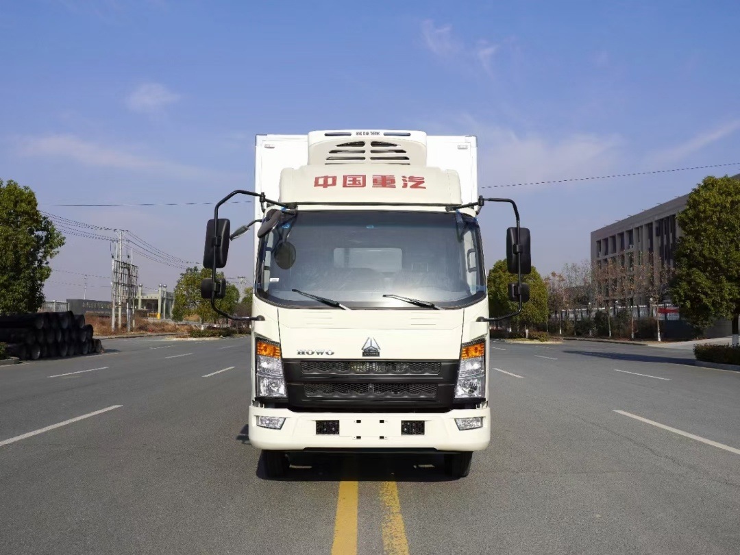 豪沃蓝牌国六潍柴冷藏车