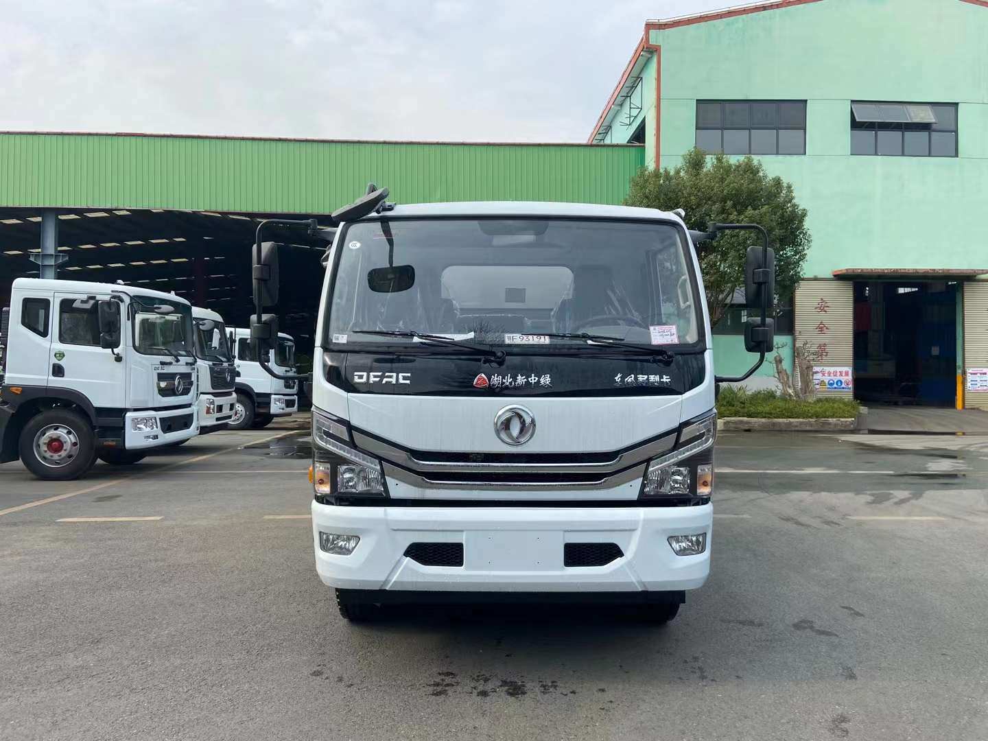 东风多利卡9方洒水车价格