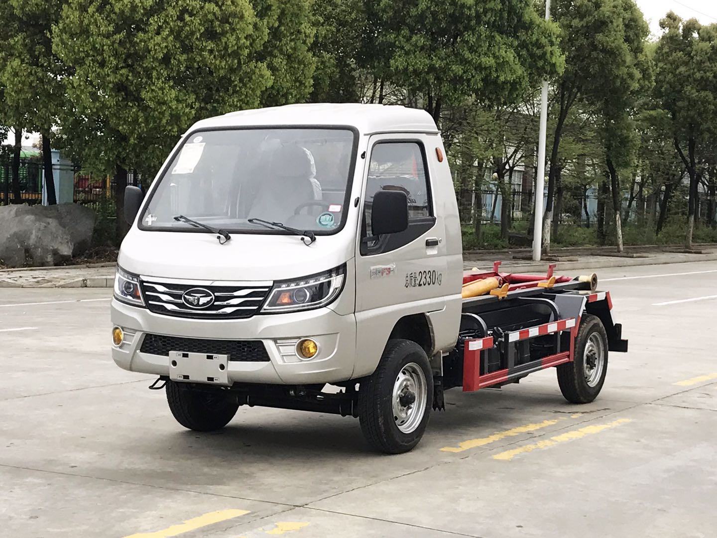吉利商用车—赛菱车厢可卸式垃圾车厂家直销
