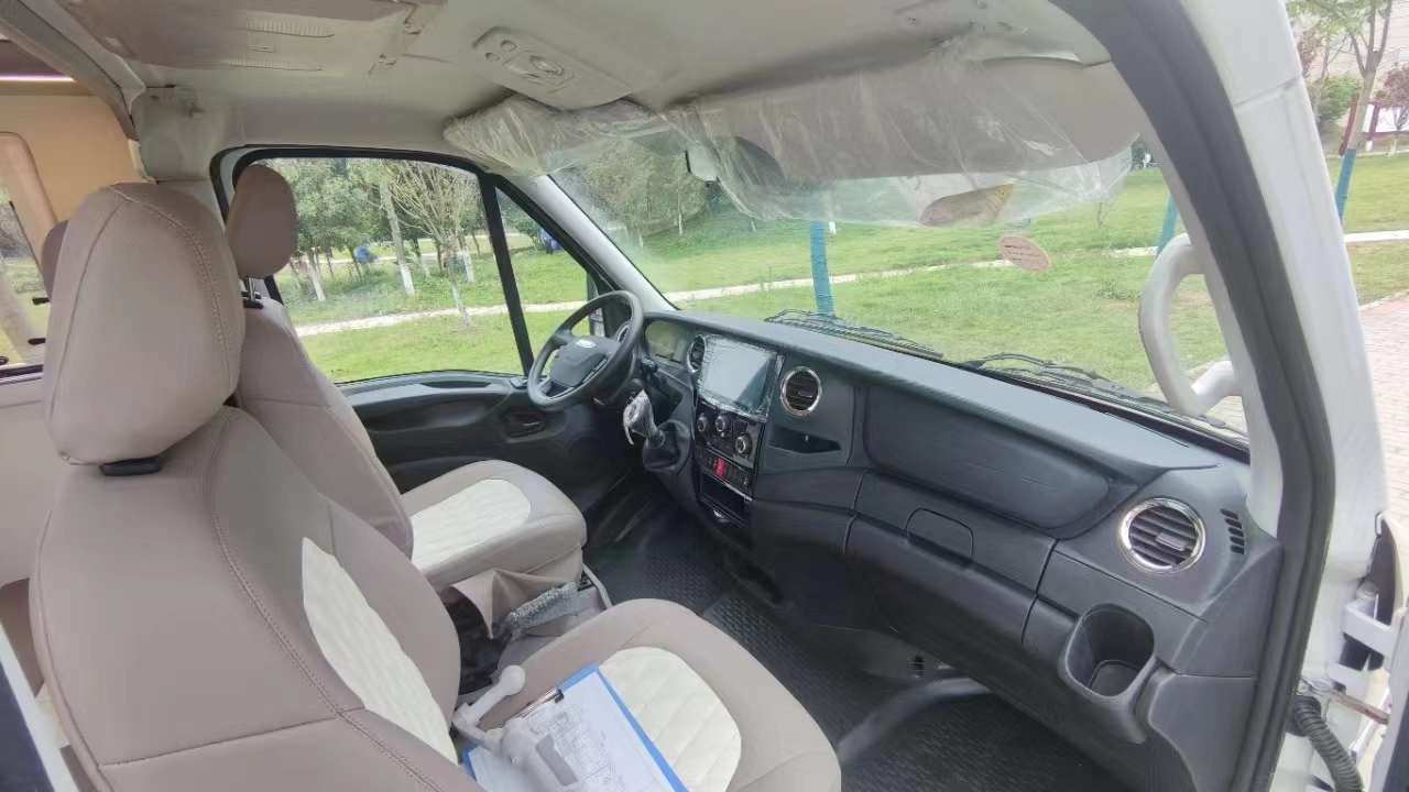 ​依维柯5.99长B型房车价格