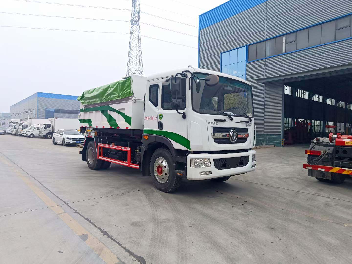 东风D9钩臂垃圾车（勾臂车）价格