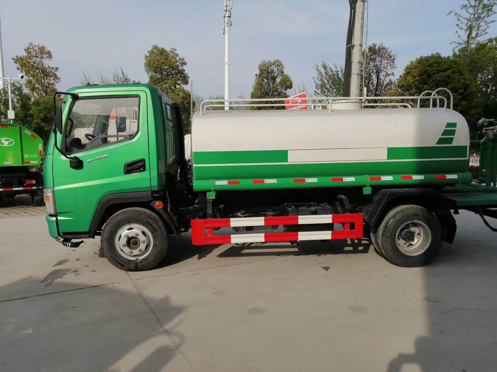 开瑞5方洒水车，轿车品质，特价！