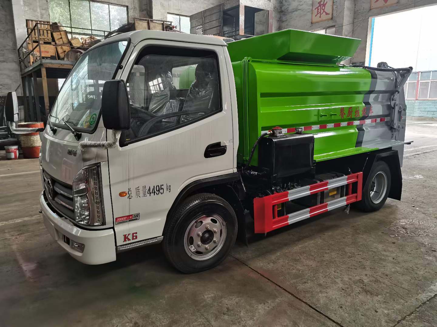 国六凯马蓝牌餐厨垃圾车，火爆销售