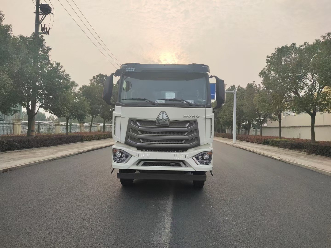 超高性价比/重汽豪沃系列压缩垃圾车价格
